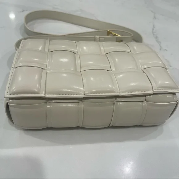 Amazon braided/woven cream crossbody purse - Picture 2 of 14